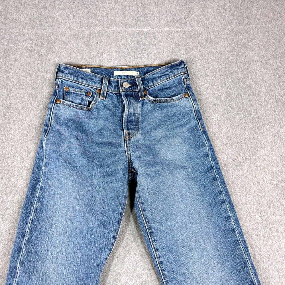 Levi's Women's Wedgie Straight Mid Rise Jeans Blue Button Fly 24 Stretch